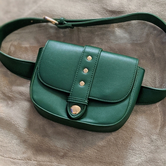 Forever 21 Handbags - FOREVER 21